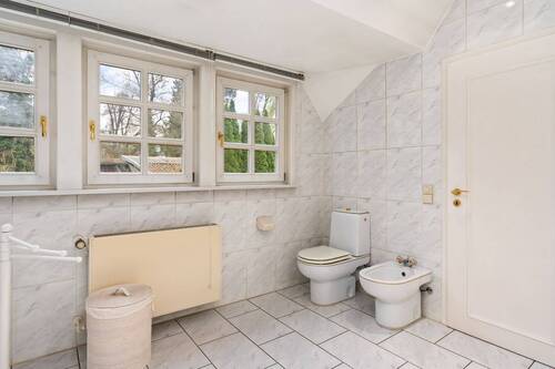 ... WC und Bidet. - 