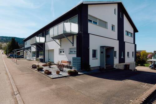 Objektansicht - Großzügige Wohlfühlwohnung mit modernem Ambiente und Aussicht