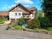 Frontansicht - Zweifamilienhaus mit Doppelgarage in idyllischer Lage in Diemelstadt-Wrexen