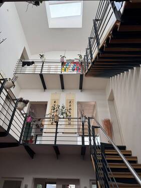 Atrium 4 - 