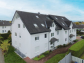 Vorderansicht - Wohnkomfort auf zwei Ebenen - Maisonette mit Balkon