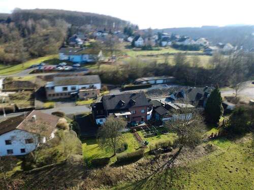 Hausrückansicht mit Weitblick - 6 Zimmer Doppelhaushälfte in Steinebach