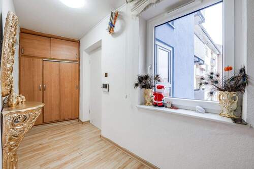 Diele - Etagenwohnung mit 64,00 m&sup2; in München zum Kaufen