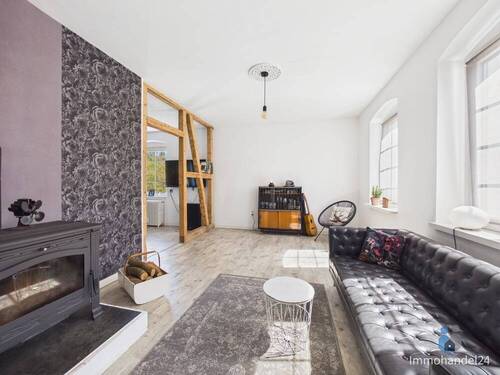 Wohnzimmer & Kamin - 1 Zimmer Einfamilienhaus in Gummersbach