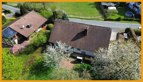 Hintere Ansicht des Hauses m. Garten - 