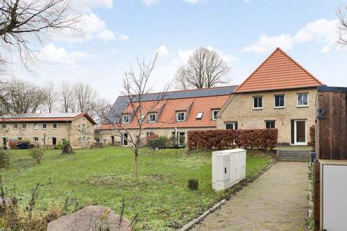 Außenansicht vom Parkplatz - 