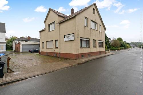 Bild 2 - Mehrfamilienhaus, Wohnhaus zum Kaufen in Nordenham