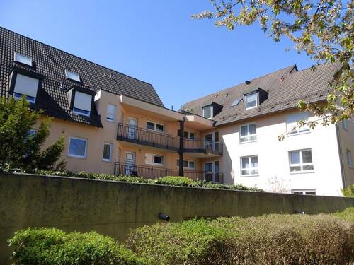 Gebäudeansicht -Nordseite- Blick 2 - 3 Zimmer Etagenwohnung in Nürnberg