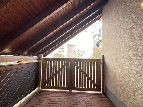 Carport mit direktem Zugang AR und Küche - 