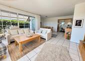 Lichtdurchflutetes Wohnzimmer - 
