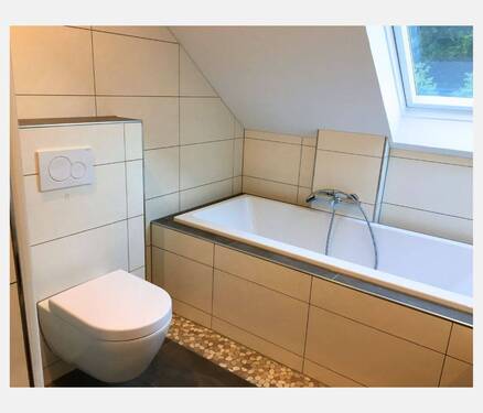 E1 Bad mit Wanne .......jpg - 