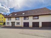 Ansicht mit Garagen - 7 Zimmer Einfamilienhaus zum Kaufen in Oberndorf am Neckar / Bochingen