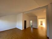 Wohn-/Esszimmer - 