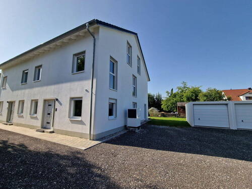 Nordwestseite - 6 Zimmer Doppelhaushälfte in Altenmünster