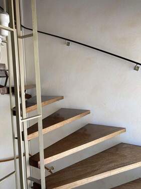 Treppenhaus - Mehrfamilienhaus, Wohnhaus mit 195,40 m² in Erkenbrechtsweiler zum Kaufen