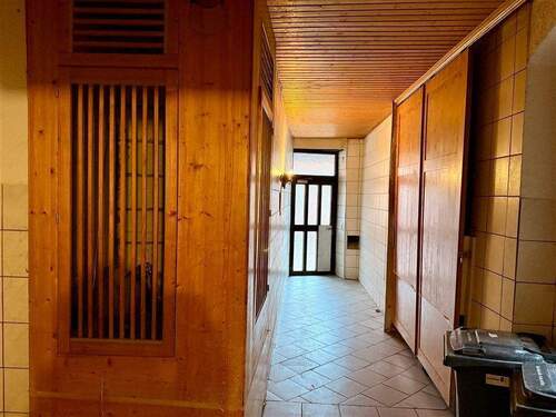 Wunderburg 3 EG Flur - 1 Zimmer Mehrfamilienhaus, Wohnhaus in Bamberg