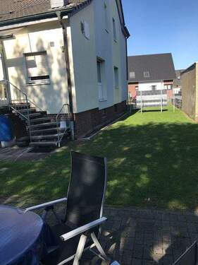 aus Gartensicht zum Haus - 7 Zimmer Mehrfamilienhaus, Wohnhaus in Hamm