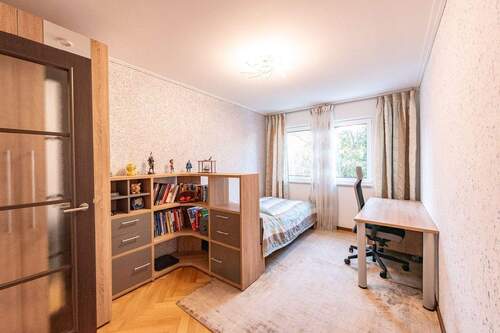 Kinder- Arbeitszimmer (2) - 