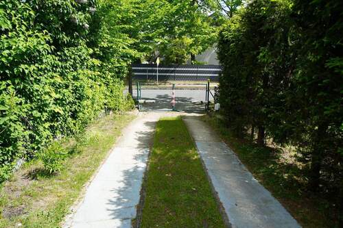 Zufahrt zum Grundstück - 