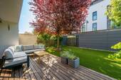 Gartenterrasse mit Blick Gartenhaus - 