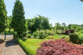 Vorgarten - 7 Zimmer Mehrfamilienhaus, Wohnhaus zum Kaufen in Avesen - Rosengarten