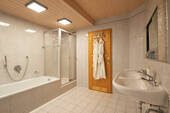 Badezimmer (EG) - 