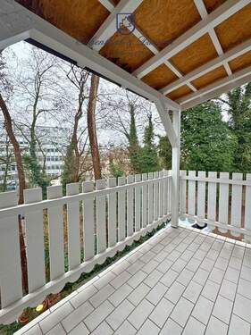 Überdachter Balkon OG - 