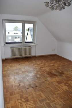 Wohnzimmer - Gemütliche Dachgeschosswohnung zu vermieten!