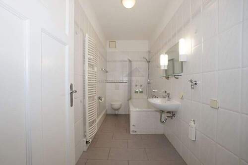 Badezimmer - 4 Zimmer Etagenwohnung in Zwickau