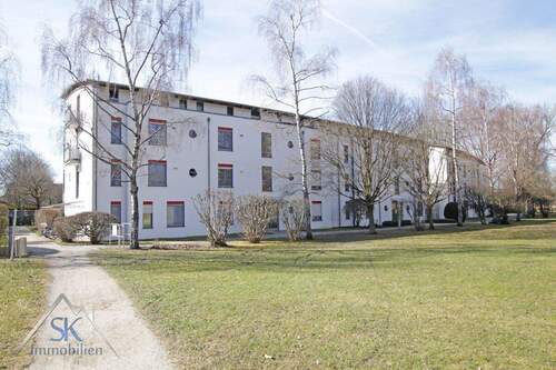 Hausansicht Eingang - 2 Zimmer Etagenwohnung in Puchheim