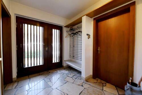 Außen - 6 Zimmer Einfamilienhaus in Lage