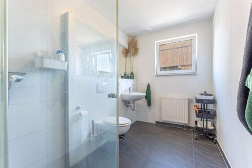 Beispielbild: Badezimmer. Wohnung 2 im 1. OG rechts - 