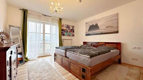 Schlafzimmer EG - 1 Zimmer Mehrfamilienhaus, Wohnhaus in Greding