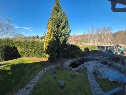 EG: Blick vom Wohnzimmer in den Garten - 