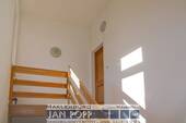 Treppenhaus-Wohnungseingang - 