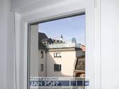 Französisches Fenster mit Schloßblick - 