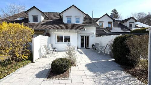 Rückanischt - 5 Zimmer Mehrfamilienhaus, Wohnhaus zum Kaufen in Villingen-Schwenningen