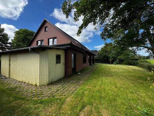 Rückansicht mit Schuppen - 