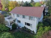 07 - Drohnenansicht - Garten - 9 Zimmer Einfamilienhaus zum Kaufen in Göppingen