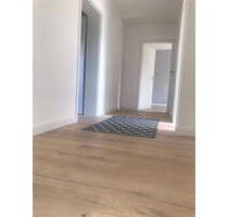 Wohnen im Grünen: 3-Zi.-Traumwohnung mit Sonnenbalkon & Stellplatz in der beliebten Waldsiedlung - Hanau Großauheim