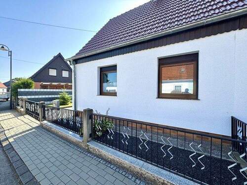 Vorderseite - 4 Zimmer Einfamilienhaus in Gotha