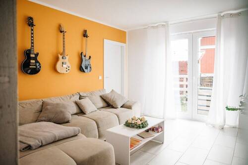 Wohnzimmer mit möglicher Ausstattung - 