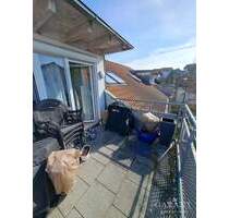 Moderne Dachgeschoss-Wohnung mit Balkon - Ortsrandlage - Winnenden Birkmannsweiler