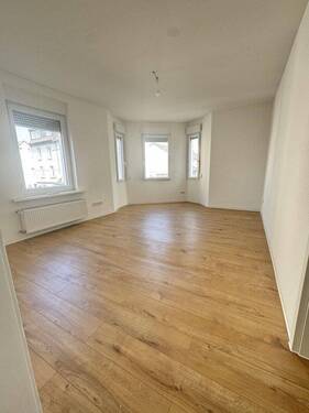Bild 1 - Renovierte 2-Zimmer-Wohnung in Leverkusen Lützenkirchen