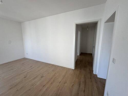 Bild 2 - 2 Zimmer Etagenwohnung zur Miete in Leverkusen