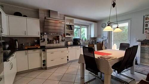 Küchenstrecke mit Essbreich - 4 Zimmer Einfamilienhaus in Magdeburg