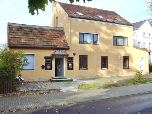 Hausansicht - Attraktives Wohn- und Geschäftshaus mit soliden Mieteinnahmen und Eigennutzungsmöglichkeit