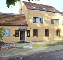 Attraktives Wohn- und Geschäftshaus mit soliden Mieteinnahmen und Eigennutzungsmöglichkeit - Birkenwerder