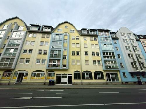 Hausansicht - vermietete Eigentumswohnung mit Tiefgaragenstellplatz in Plauen zu verkaufen