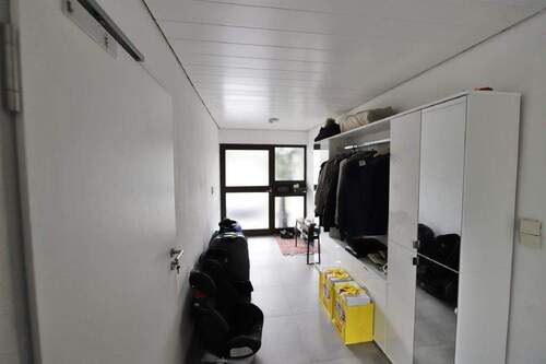 Diele - 5 Zimmer Einfamilienhaus zum Kaufen in Lage